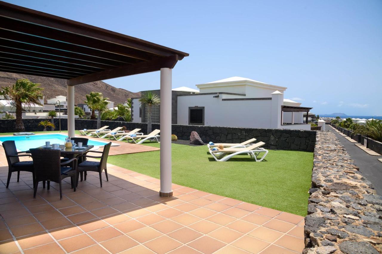 Villa Los Dragos Playa Blanca  Exterior photo