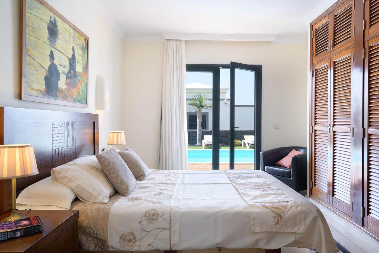 Villa Los Dragos Playa Blanca  Exterior photo